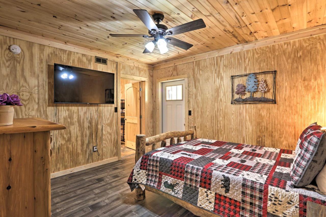Gatlinburg Cabin With Loft And Game Room 1 Mi To Town 외부 사진