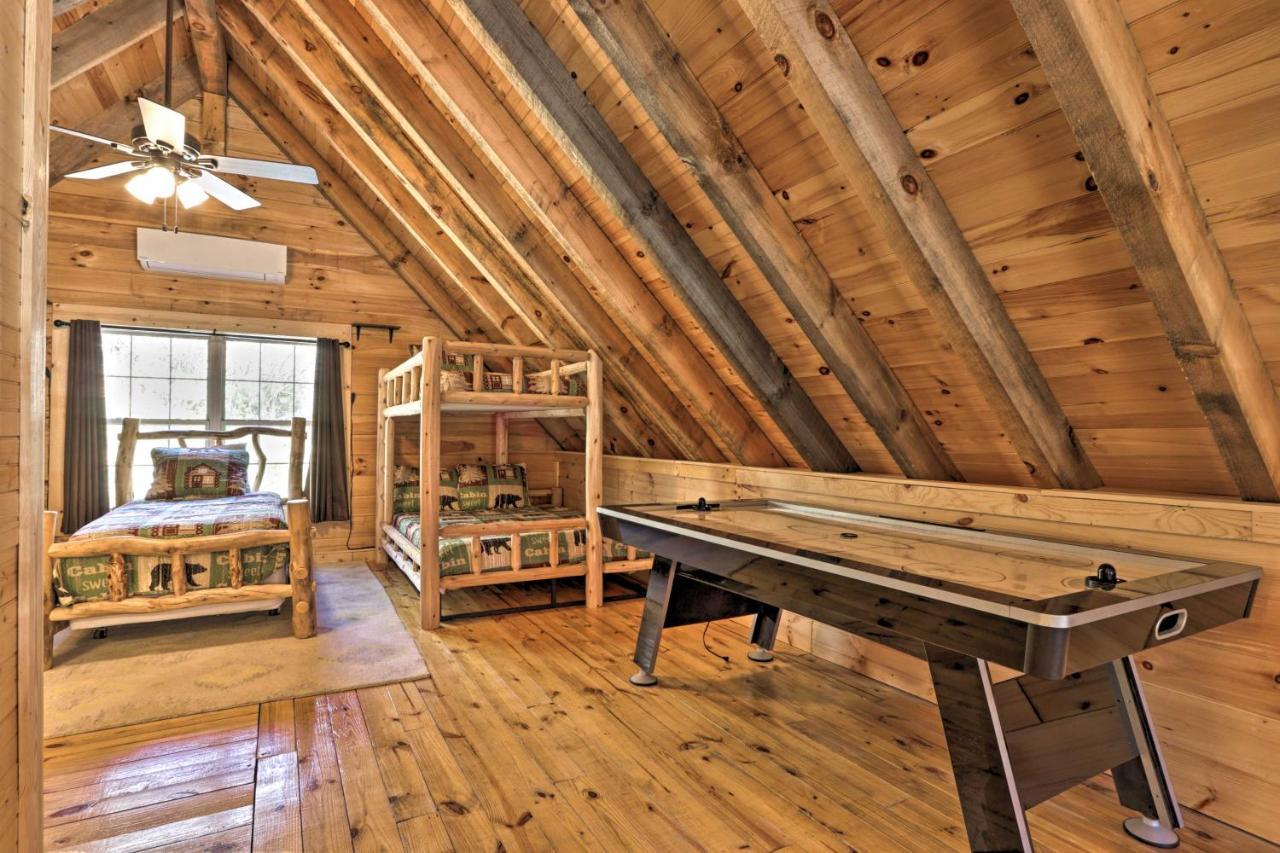 Gatlinburg Cabin With Loft And Game Room 1 Mi To Town 외부 사진