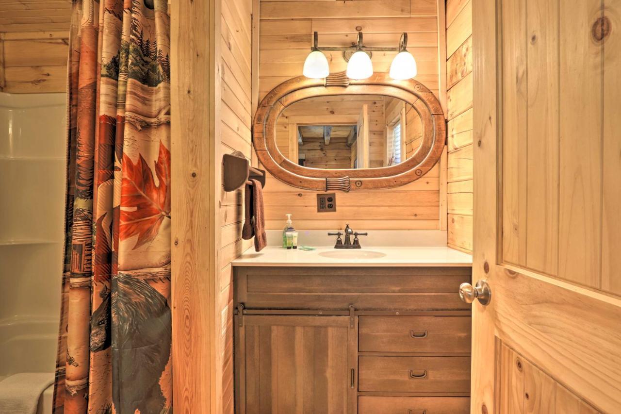 Gatlinburg Cabin With Loft And Game Room 1 Mi To Town 외부 사진