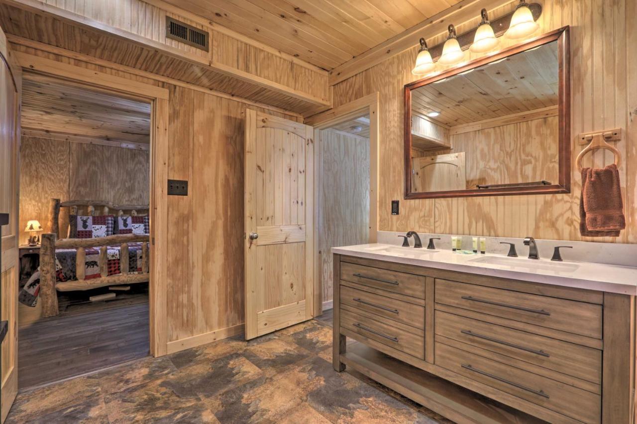 Gatlinburg Cabin With Loft And Game Room 1 Mi To Town 외부 사진