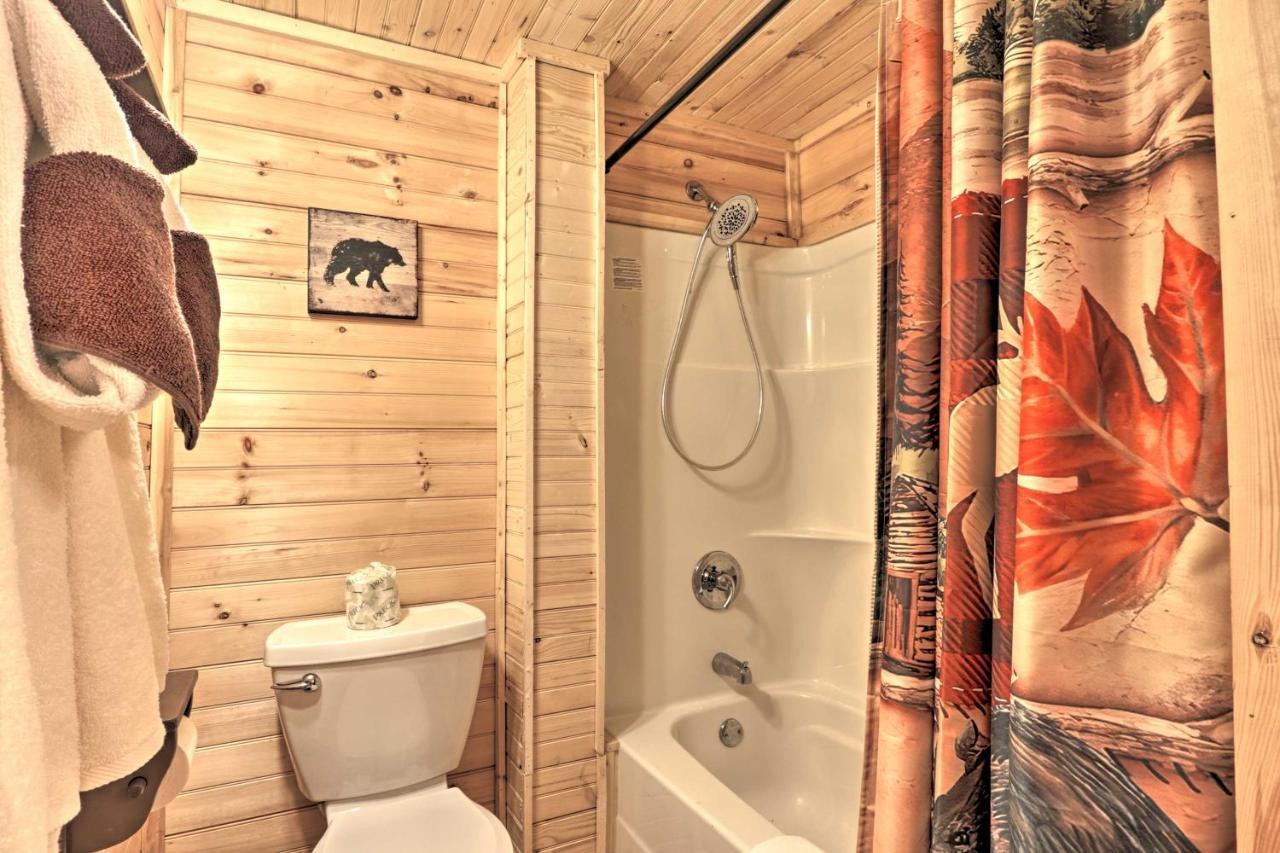 Gatlinburg Cabin With Loft And Game Room 1 Mi To Town 외부 사진