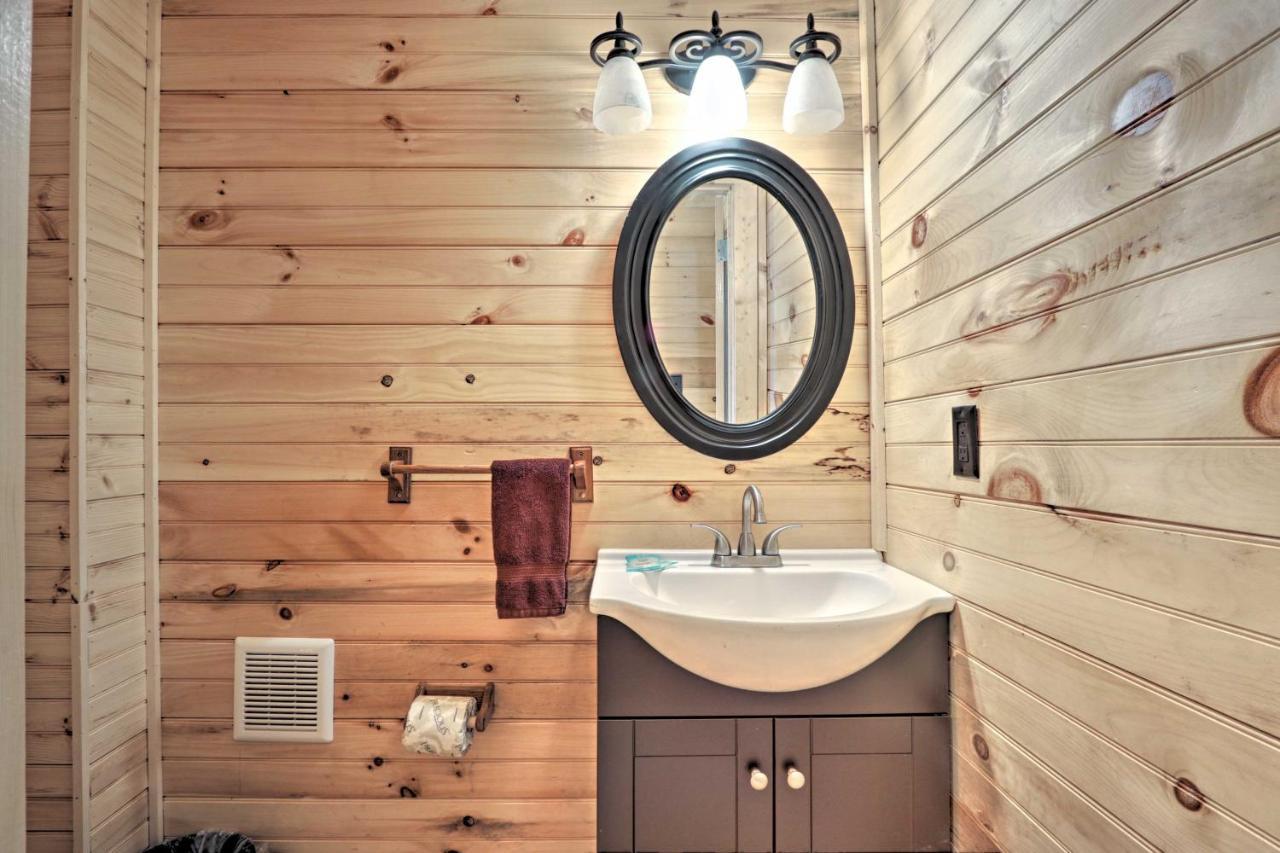 Gatlinburg Cabin With Loft And Game Room 1 Mi To Town 외부 사진