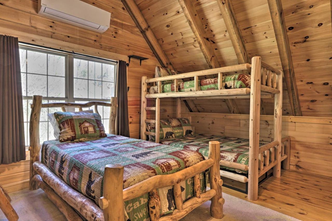 Gatlinburg Cabin With Loft And Game Room 1 Mi To Town 외부 사진